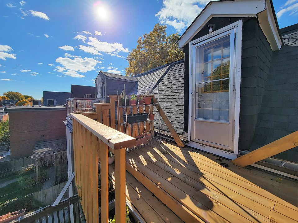 1st image of 583 Dovercourt Rd #2