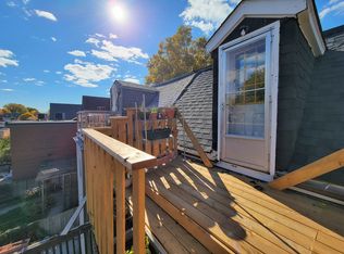 583 Dovercourt Rd #2, Toronto, ON M6H 2W5
