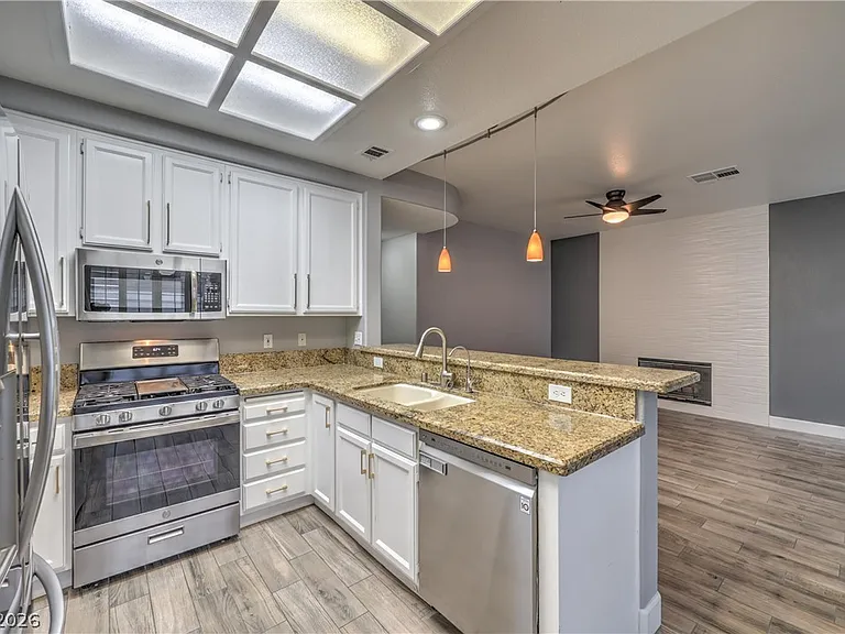 9785 Trail Rider Dr — Photo 16