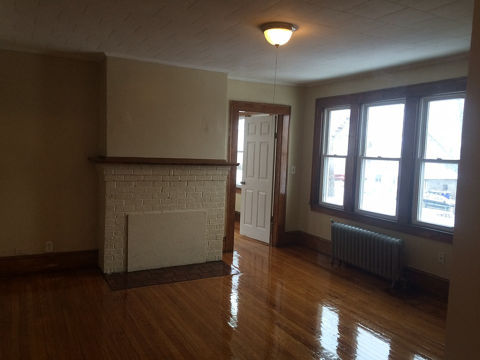 2nd image of 144 Prospect St