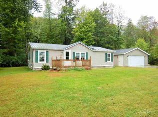 2646 E Ashby Rd, Midland, MI 48640