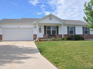112 Hickory Trails Dr, Wright City, MO 63390
