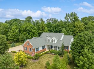 1900 Mary Beth Ave NW, Cedar Rapids, IA 52405