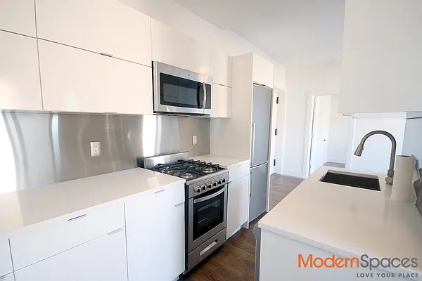 Rented by Modern Spaces | media 11