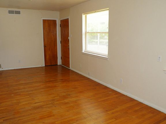 5th image of 10228 Sylvia Dr