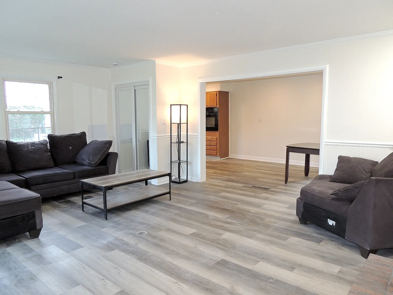 7 bed, 2246 sqft, $4,500 — Photo 4