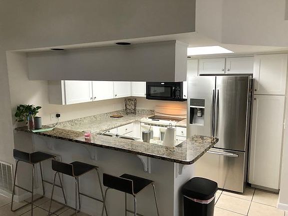 3rd image of 1303 Indiana Ave