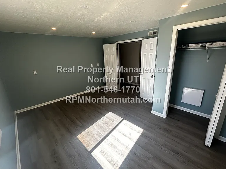 703 W 2175 N — Photo 24
