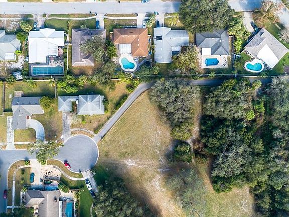 4th image of 7744 Glenmoor Ln