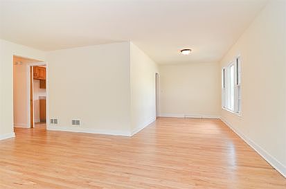 3rd image of 9300 Kolmar Ave