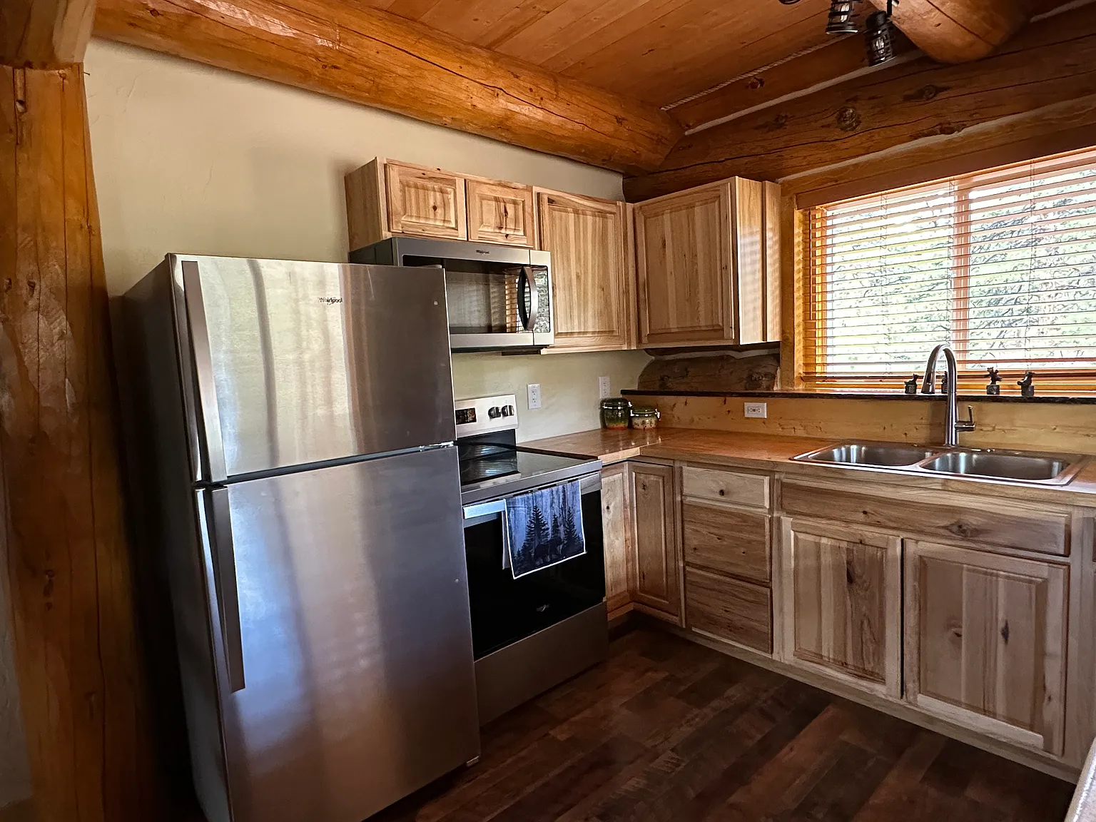2 bed, 1016 sqft, $1,750 — Photo 4