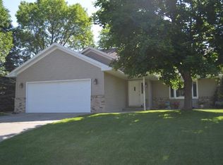 202 Meadowlark Rd SE, Saint Michael, MN 55376