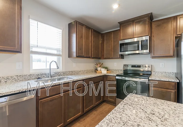6067 Bridle Creek Dr #1 — Photo 9