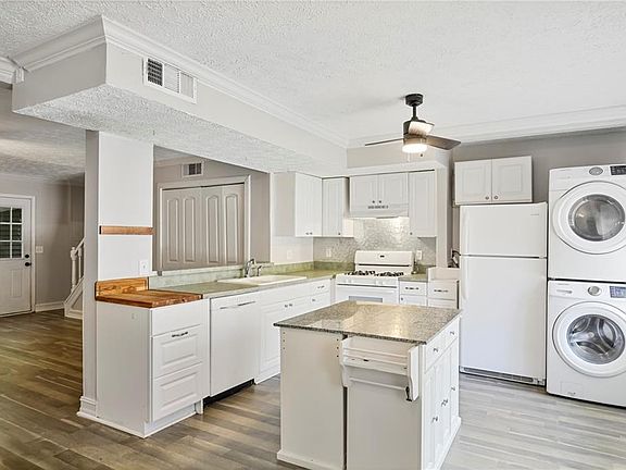 3rd image of 8846 Long Beach Cir