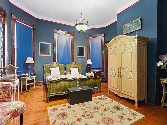 17th image of 1823 S Broadway St
