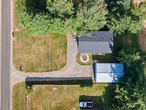 5th image of 22505 Nestucca Dr