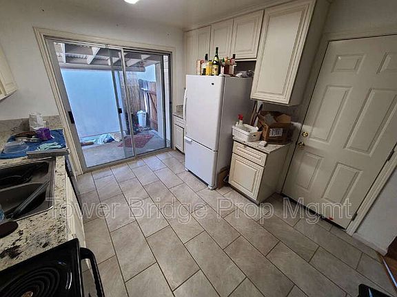 4th image of 4401 77th St