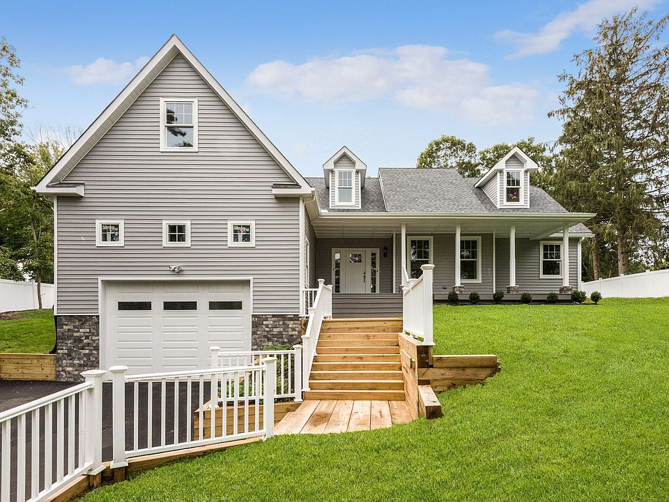1st image of 2 Rolling Woods Ln