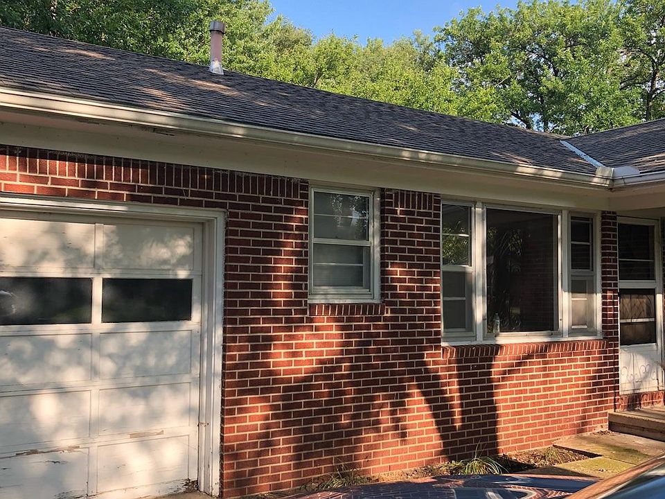 2nd image of 412 S Derby Ave