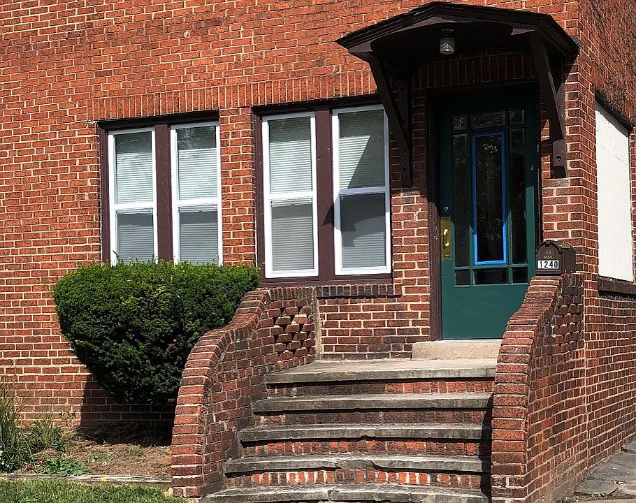 1st image of 1240 W 5th St