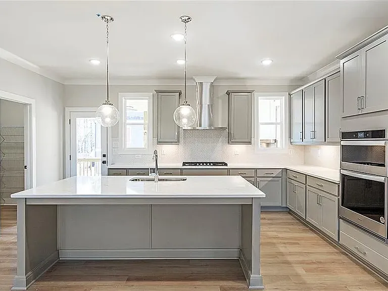 160 Palm St — Photo 2