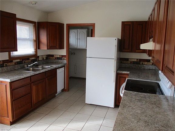 4th image of 1400 Hollyview Dr