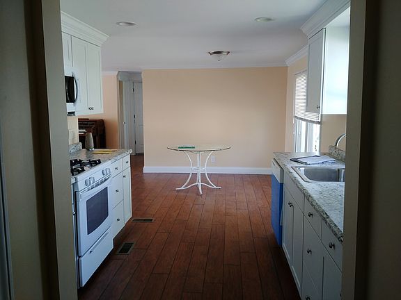 4th image of 2 Berry Ln