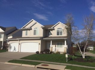 97 Charles Dr, Iowa City, IA 52245