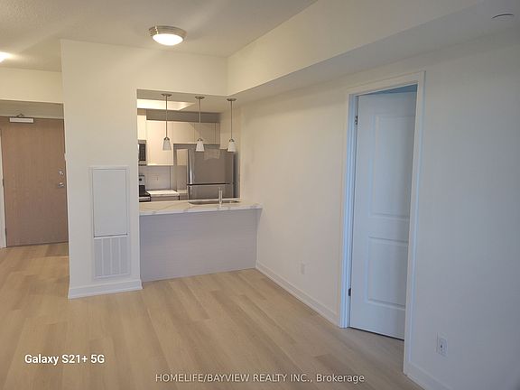 3rd image of 2825 Jane St #1113