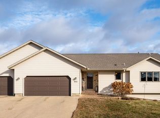 911 Larson Dr, Zumbrota, MN 55992