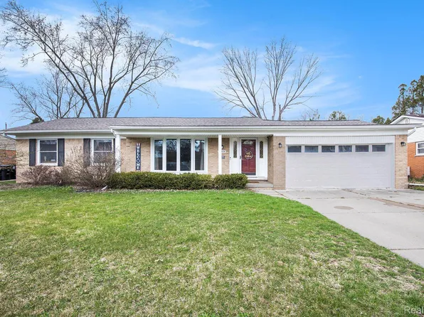 17579 Fairway St, Livonia, MI 48152