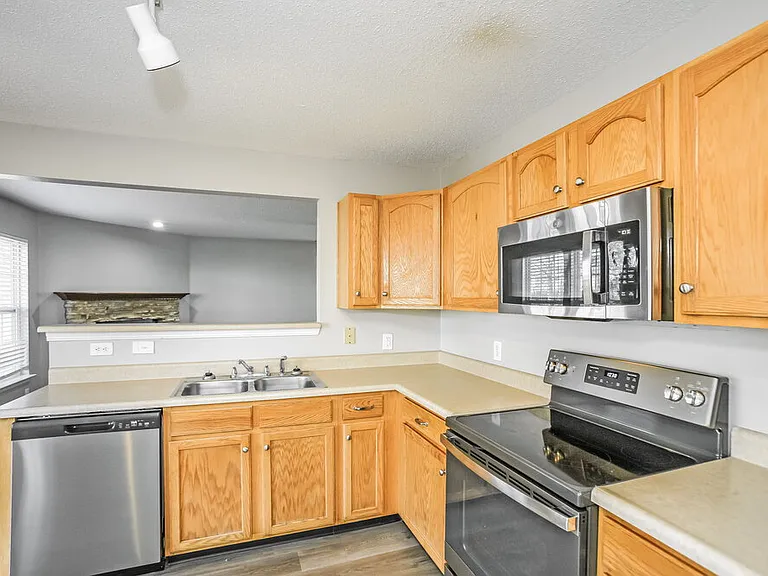 10834 Timothy Ln — Photo 9