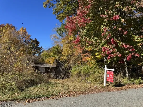 17 Hampton Rd, West Milford Twp., NJ 07421