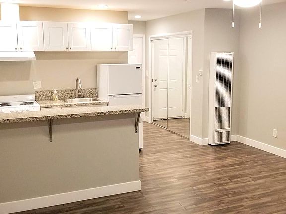 2nd image of 105 W Walnut Ave #105