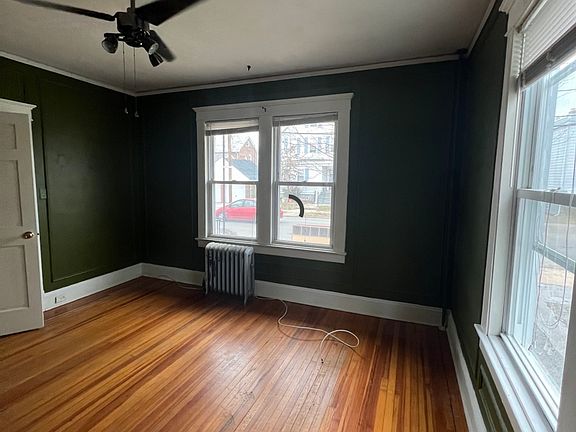 2nd image of 210 Volkert St Floor 1