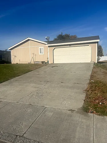 1903 E Parkview Blvd Photo 1
