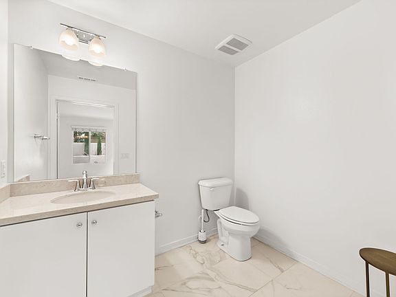 4th image of 129 N 5th St #F