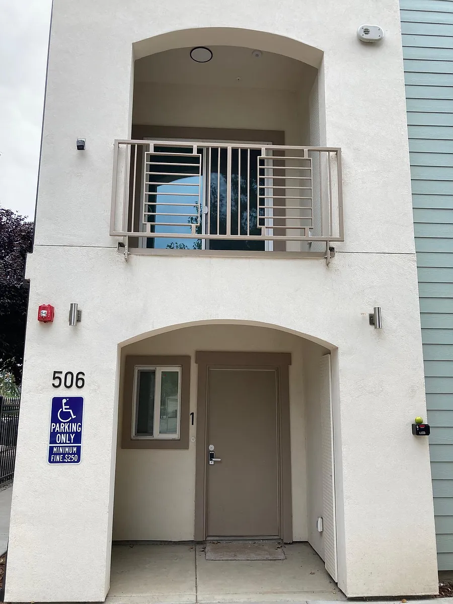 Building Photo - 506 B St #2