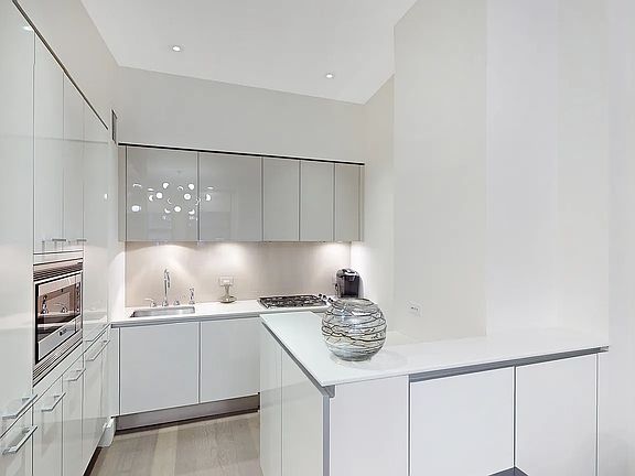 4th image of 25 Broad St APT 12R