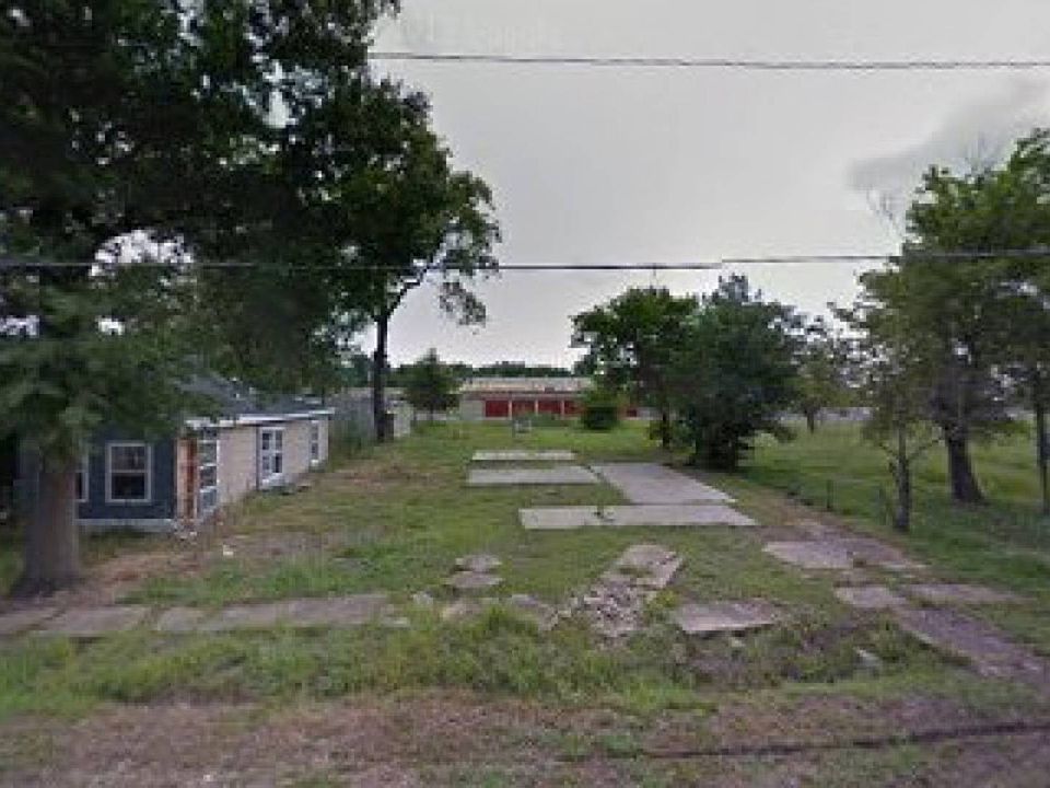 1st image of 711 Kenwood Ave