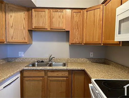 2693 E Oakleaf Dr — Photo 9