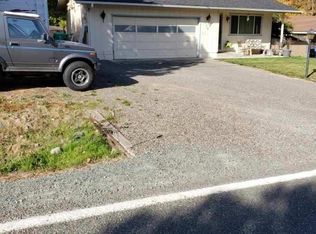 210 Sky Crest Dr, Grants Pass, OR 97527