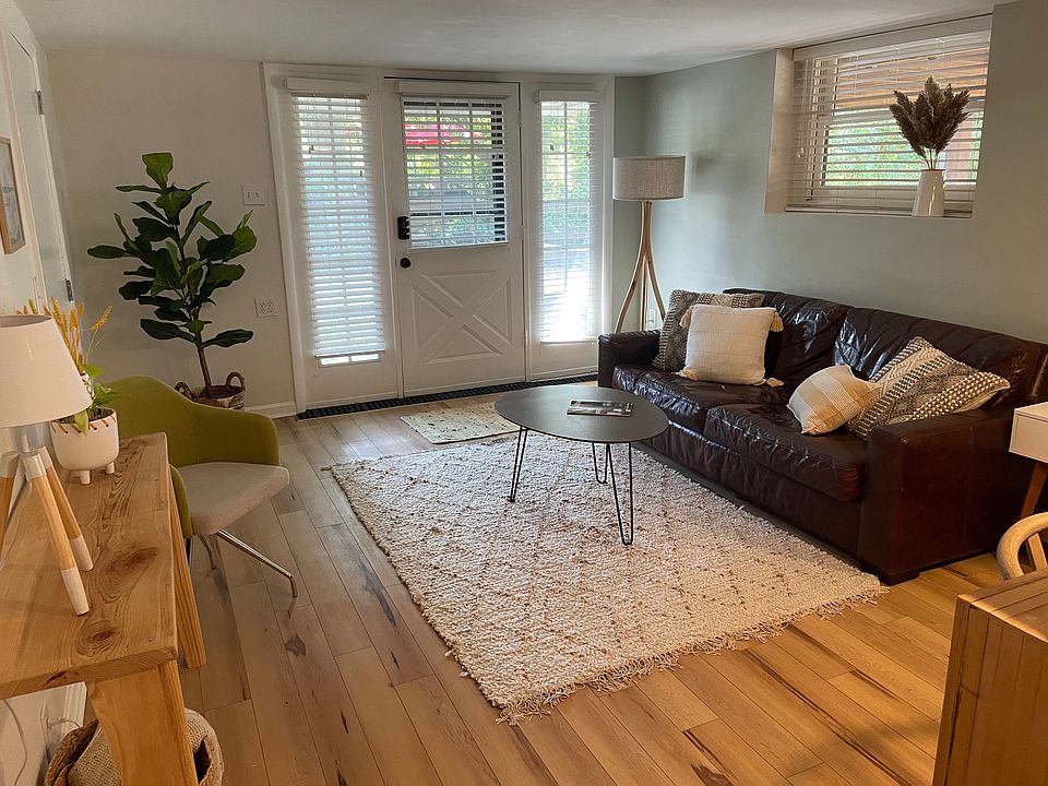 Living Room and entrance