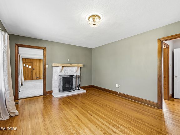 4th image of 5102 E Sunset Rd