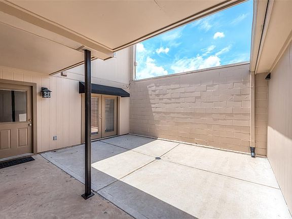 3rd image of 60 River Creek Way