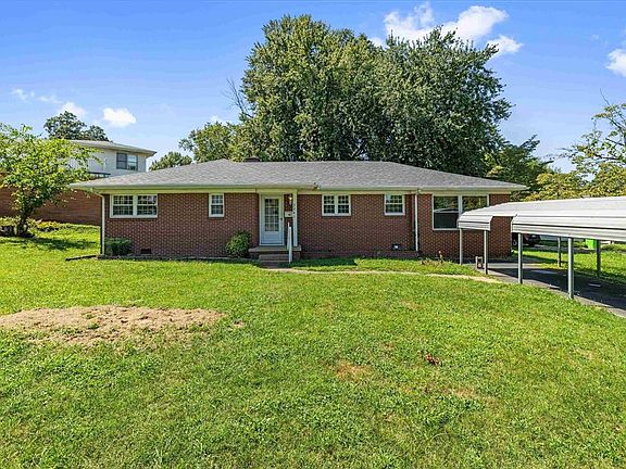 2nd image of 3841 Hillcrest Dr