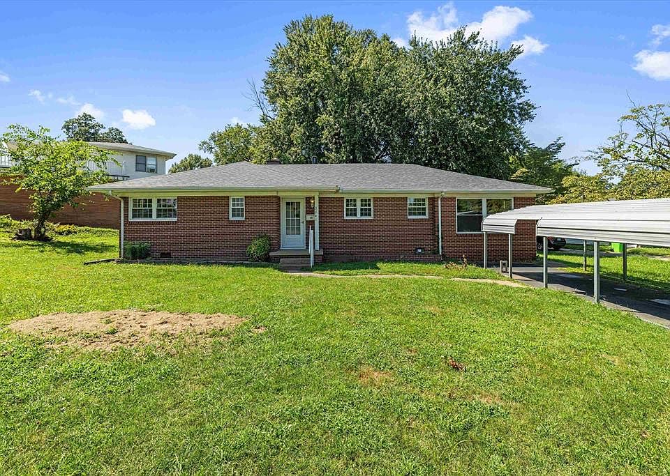1st image of 3841 Hillcrest Dr