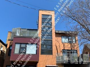 331 Osgoode St #1, Ottawa, ON K1N1H2