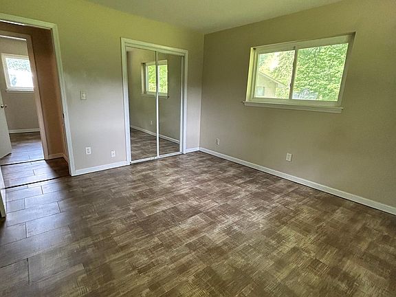 5th image of 5059 Harley Ln #1