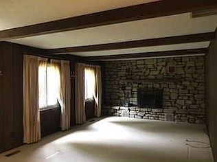 3rd image of 2634 N Richard Dr